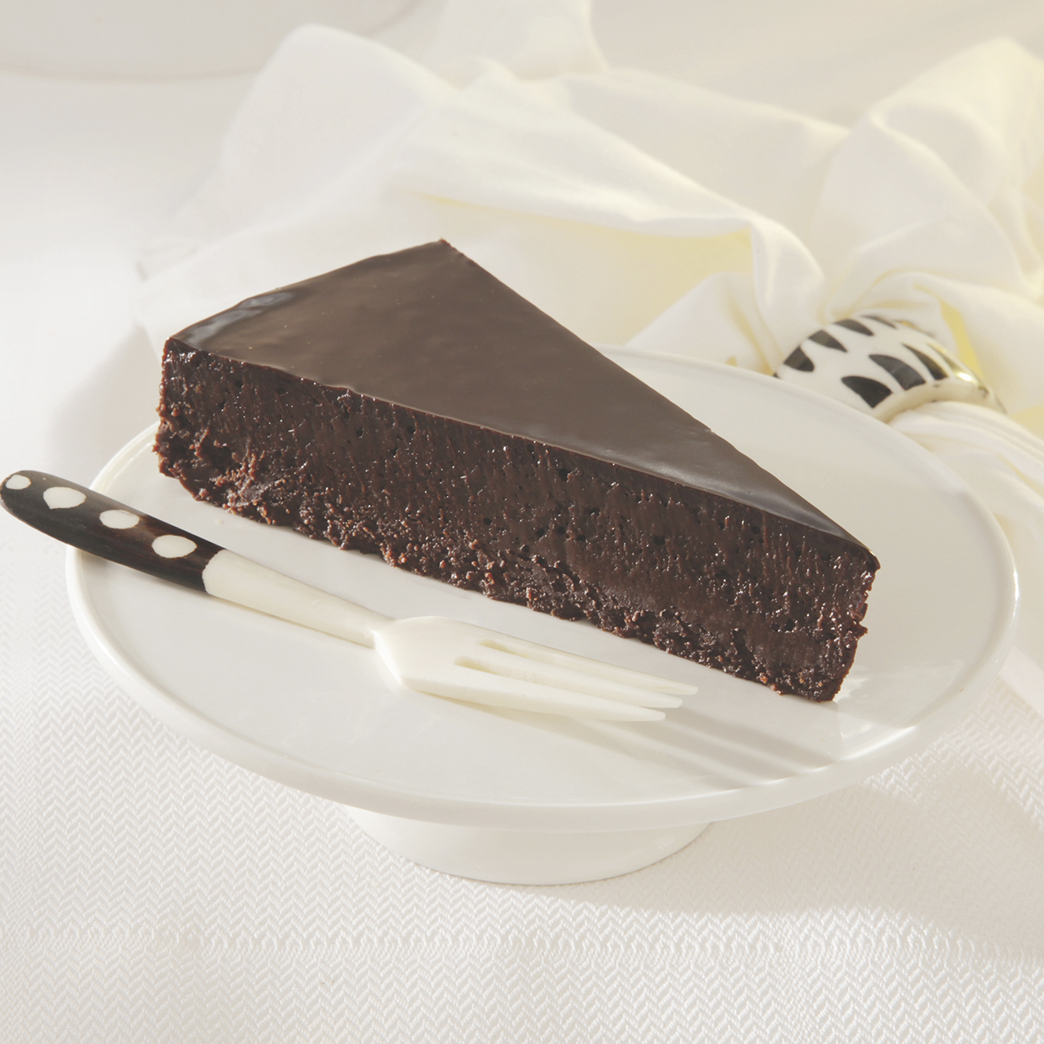 65120 Flourless chocolate torte gesneden 16 punten